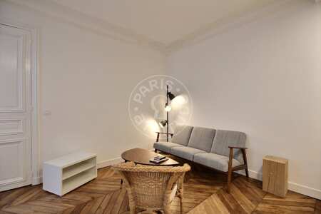 Salon Appartement meublé - 34m²  - 1 chambre - Gare de l'Est / Gare du Nord - Paris