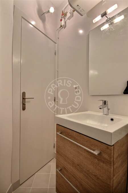 Salle de bain Appartement meublé - 34m²  - 1 chambre - Gare de l'Est / Gare du Nord - Paris