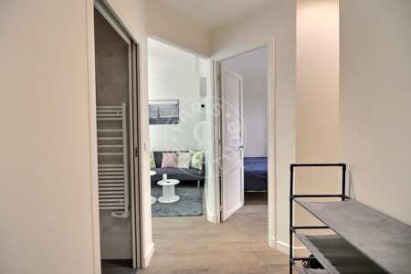 Entrada Piso amueblado - 50m²  - 2 dormitorios - Gambetta - París