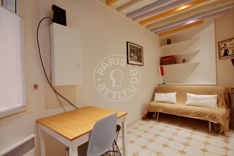 Monolocale arredato - Parigi 75003 - 12835