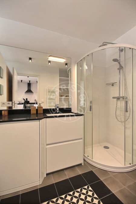 Casa de banho Quitinete mobilado - 39m²  - Commerce - Paris