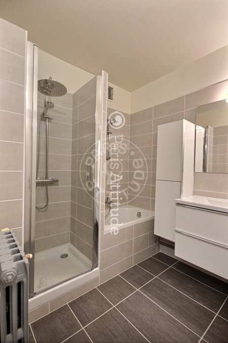 Bathroom Furnished apartment - 70m²  - 2 bedrooms - Auteuil - Paris