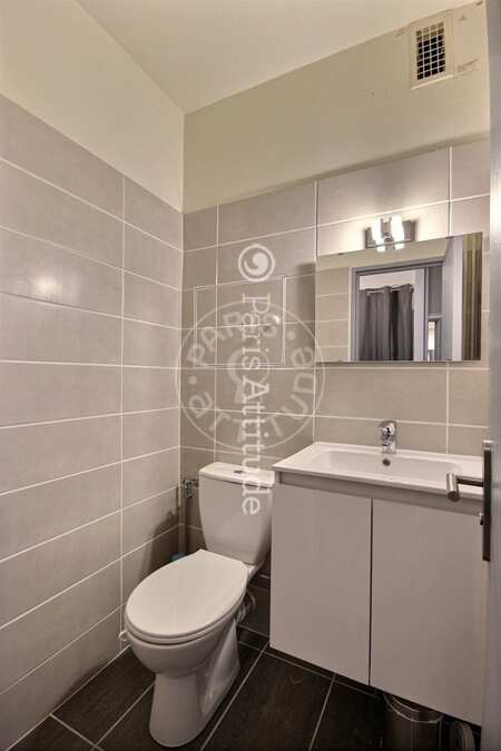 Toilet Furnished apartment - 70m²  - 2 bedrooms - Auteuil - Paris