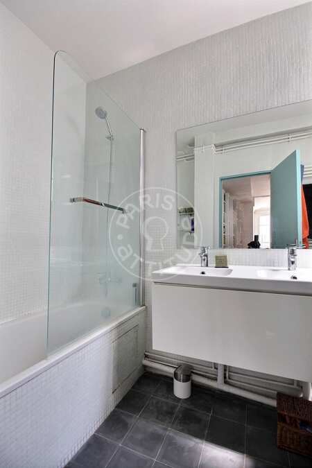 Bathroom Furnished apartment - 60m²  - 1 bedroom - Grands Boulevards / Bonne Nouvelle - Paris
