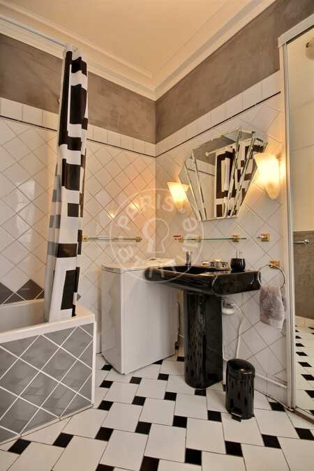 Bathroom Furnished apartment - 73m²  - 2 bedrooms - Invalides - Paris