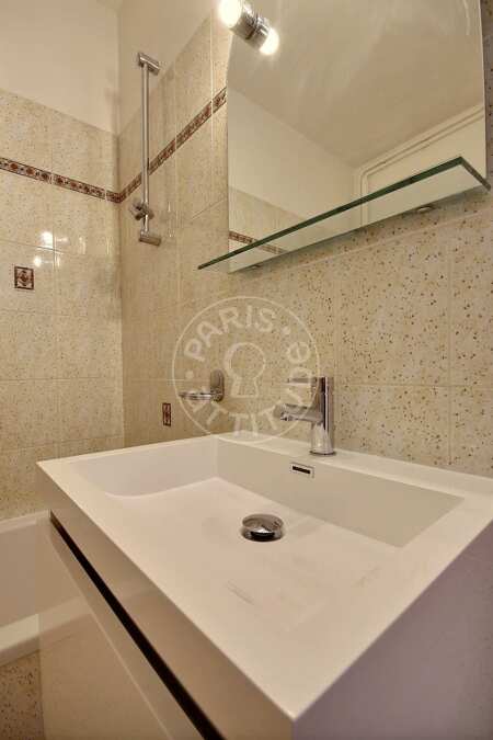 Bathroom Furnished studio - 48m²  - Porte Dauphine - Paris