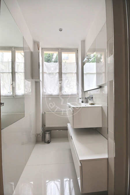 Salle de bain Appartement meublé - 57m²  - 2 chambres - Trocadéro - Paris
