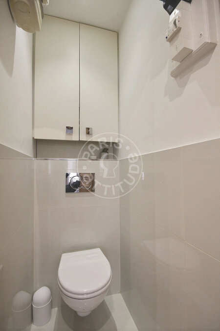 Toilettes Appartement meublé - 57m²  - 2 chambres - Trocadéro - Paris
