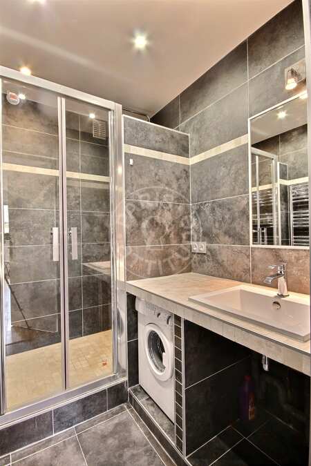 Salle de bain Studio meublé - 29m²  - Arc de Triomphe - Paris