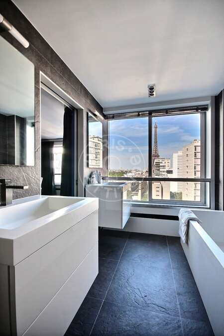 Bathroom Furnished apartment - 149m²  - 3 bedrooms - Bir-Hakeim - Paris