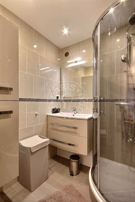 Bathroom Furnished studio - 33m²  - Pasteur - Paris