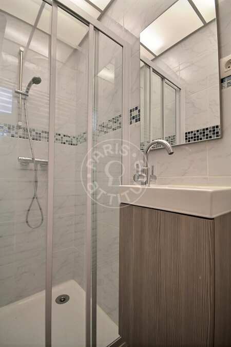 Baño Estudio amueblado - 15m²  - Poissonnière - París