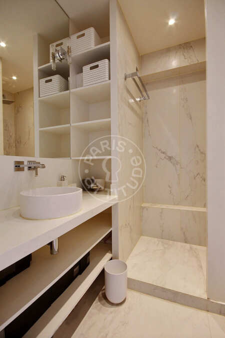 Badezimmer Möblierte wohnung - 74m²  - 3 Zimmer - Pereire - Paris