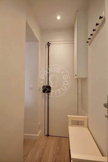 Entrada Quitinete mobilado - 16m² - Guy Môquet - Paris