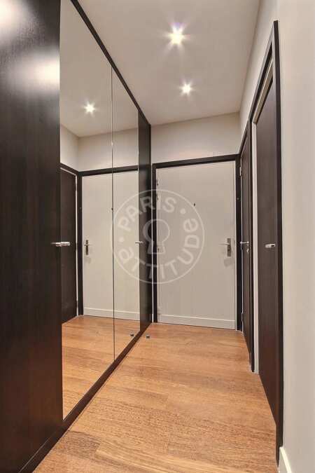 Entrance Furnished studio alcove - 42m²  - Avenue Foch - Paris