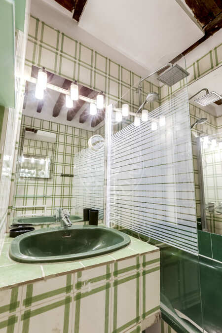 Casa de banho Duplex mobilado - 53m²  - 2 quartos - Saint-Germain - Paris