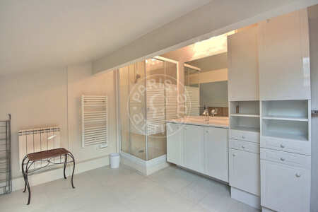 Bathroom Furnished duplex - 38m²  - 1 bedroom - Tour Eiffel - Paris