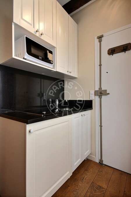 Cuisine Studio meublé - 18m²  - Ile Saint-Louis - Paris