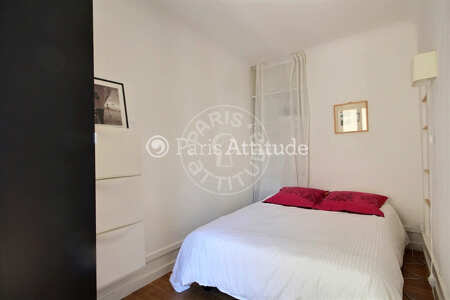 Bedroom Furnished apartment - 35m² - 1 bedroom - Notre-Dame de Lorette - Paris