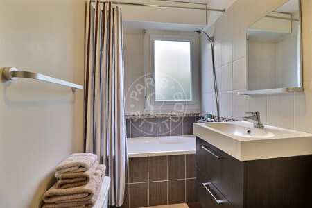 Bathroom Furnished studio - 32m²  - Asnières-sur-Seine