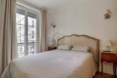 Bedroom Furnished apartment - 50m²  - 2 bedrooms - Oberkampf - Paris