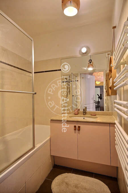 Salle de bain Appartement meublé - 65m²  - 2 chambres - Issy-les-Moulineaux
