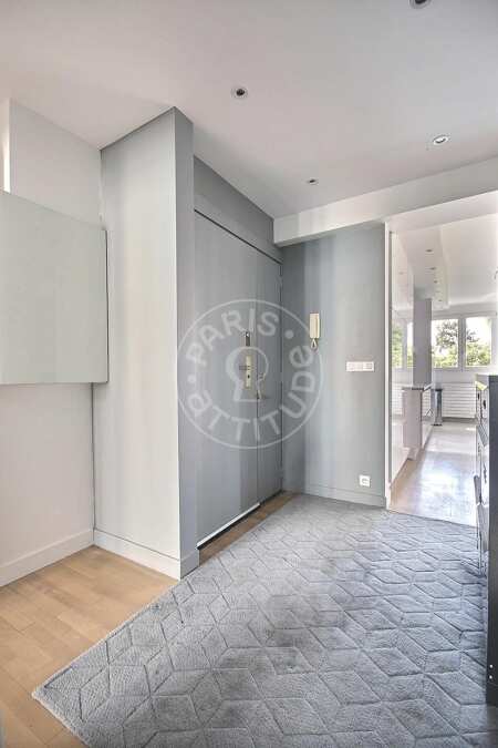 Entrance Furnished duplex - 126m²  - 4 bedrooms - Neuilly-sur-Seine