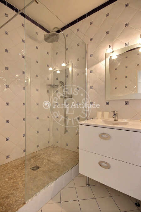 Casa de banho Apartamento mobilado - 69m²  - 2 quartos - Montsouris - Paris