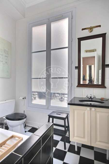 Salle de bain Appartement meublé - 47m²  - 1 chambre - Arts et Métiers - Paris