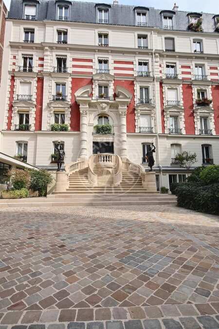 undefined Furnished apartment - 85m²  - 2 bedrooms - Moulin Rouge / Pigalle - Paris