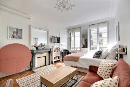 Salon Studio meublé - 25m²  - Pyramides / Palais Royal - Paris