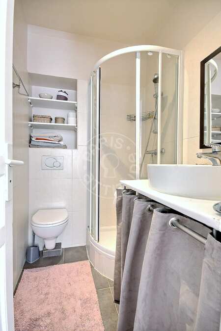 Salle de bain Studio meublé - 25m²  - Pyramides / Palais Royal - Paris