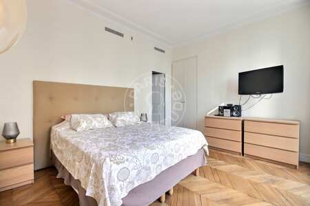 Bedroom Furnished apartment - 45m²  - 1 bedroom - Champs-Elysées - Paris
