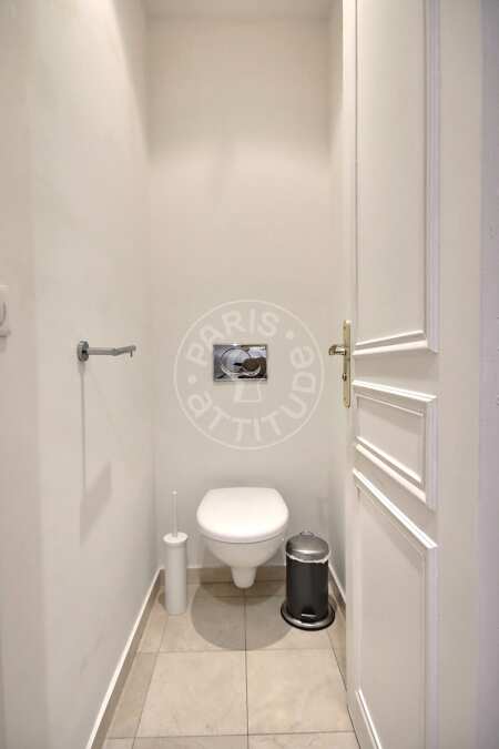 Toilet Furnished apartment - 45m²  - 1 bedroom - Champs-Elysées - Paris