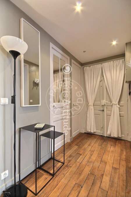 Entrance Furnished apartment - 54m²  - 2 bedrooms - Victor Hugo - Paris
