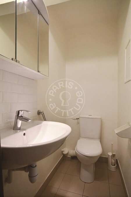 Salle de bain Studio meublé - 20m²  - Rue de la Pompe - Paris