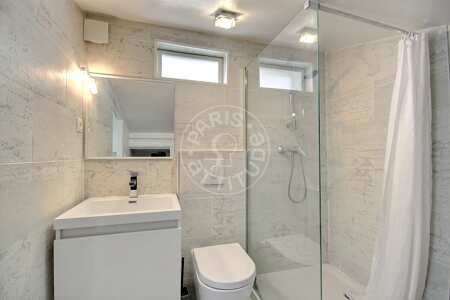 Bathroom Furnished duplex - 50m²  - 3 bedrooms - Plaisance / Pernety - Paris