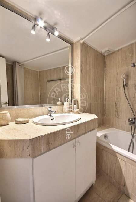 Bathroom Furnished apartment - 37m²  - 1 bedroom - Place des Vosges - Paris