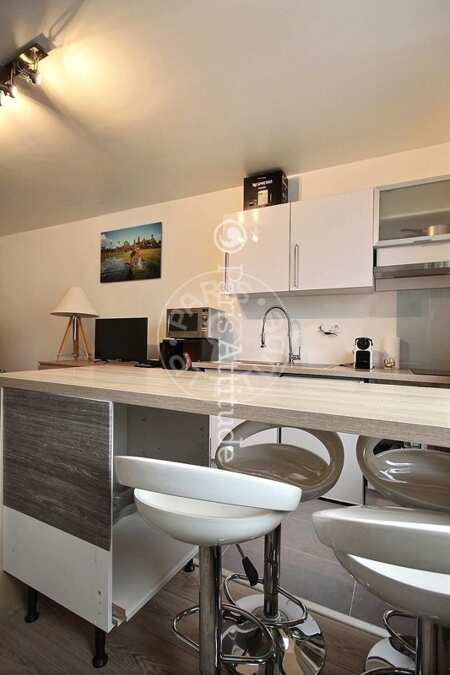 Cuisine Studio meublé - 28m²  - Canal Saint-Martin - Paris