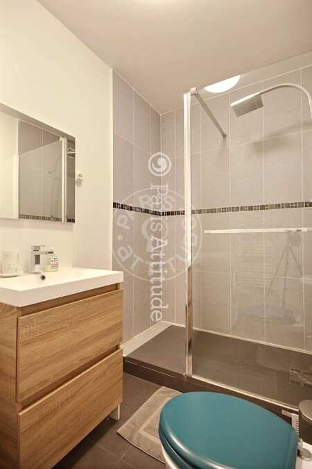 Salle de bain Studio meublé - 28m²  - Canal Saint-Martin - Paris
