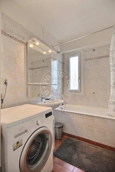 Salle de bain Appartement meublé - 50m²  - 1 chambre - Canal de l'Ourcq - Paris