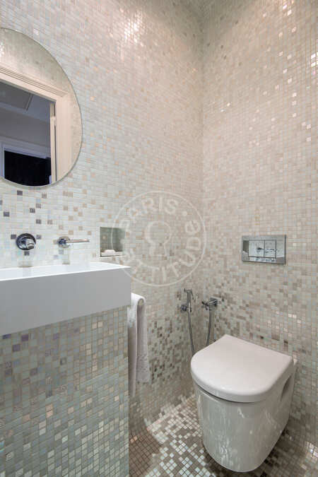 WC Apartamento mobilado - 232m²  - 5 quartos ou mais - Victor Hugo - Paris