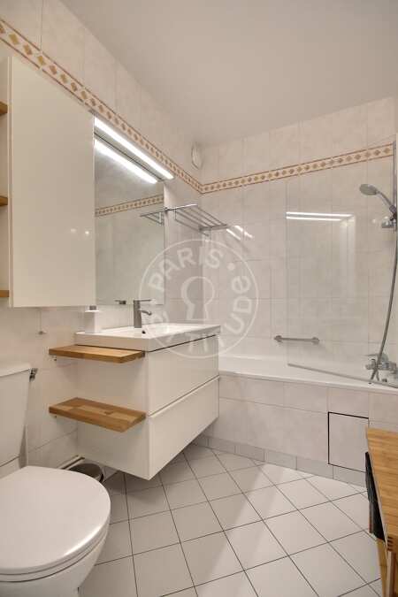 Bathroom Furnished studio - 36m²  - Neuilly-sur-Seine