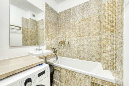 Salle de bain Appartement meublé - 150m²  - 3 chambres - Pyramides / Palais Royal - Paris