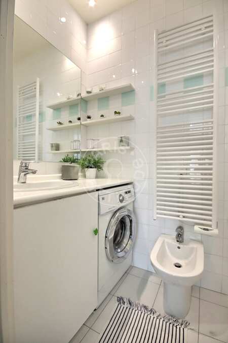 Salle de bain Studio meublé - 28m²  - Grands Magasins / La Fayette - Paris