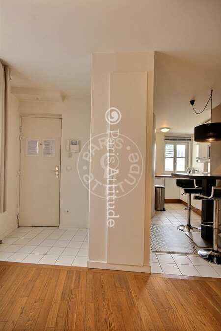 Entrance Furnished apartment - 42m² - 1 bedroom - Champs-Elysées - Paris