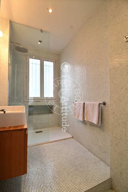 Salle de bain Appartement meublé - 44m²  - 1 chambre - Montorgueil - Paris