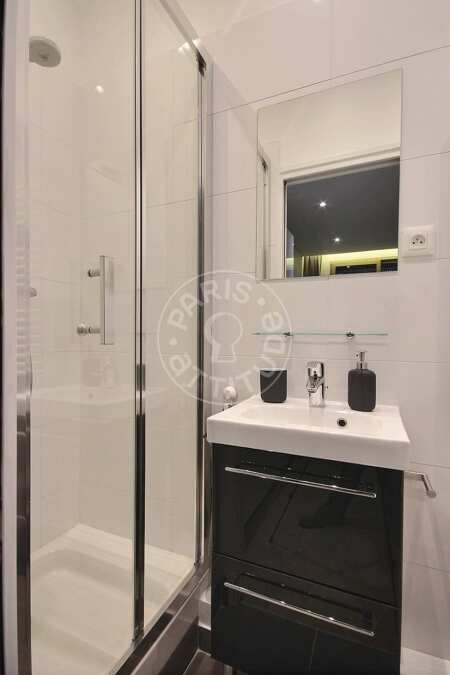 Casa de banho Quitinete mobilado - 16m²  - Rue de la Pompe - Paris