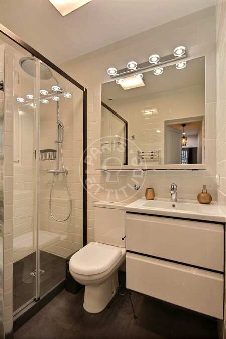 Salle de bain Appartement meublé - 45m²  - 1 chambre - Place Monge - Paris