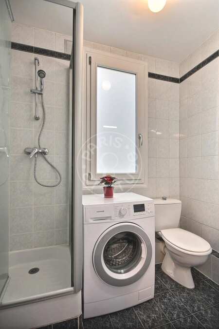 Salle de bain Appartement meublé - 23m²  - 1 chambre - Place des Vosges - Paris